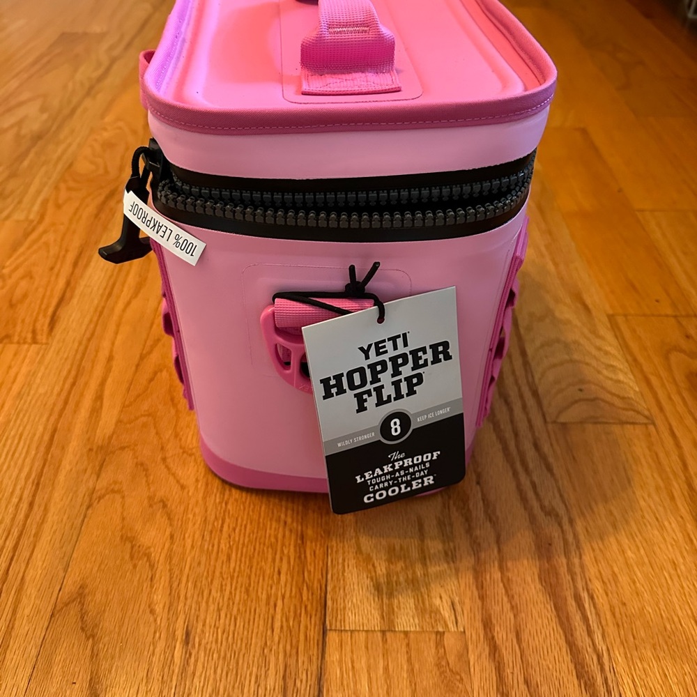 YETI Pink Hopper flip 8 cooler Lunch Box - Picture 3 of 8